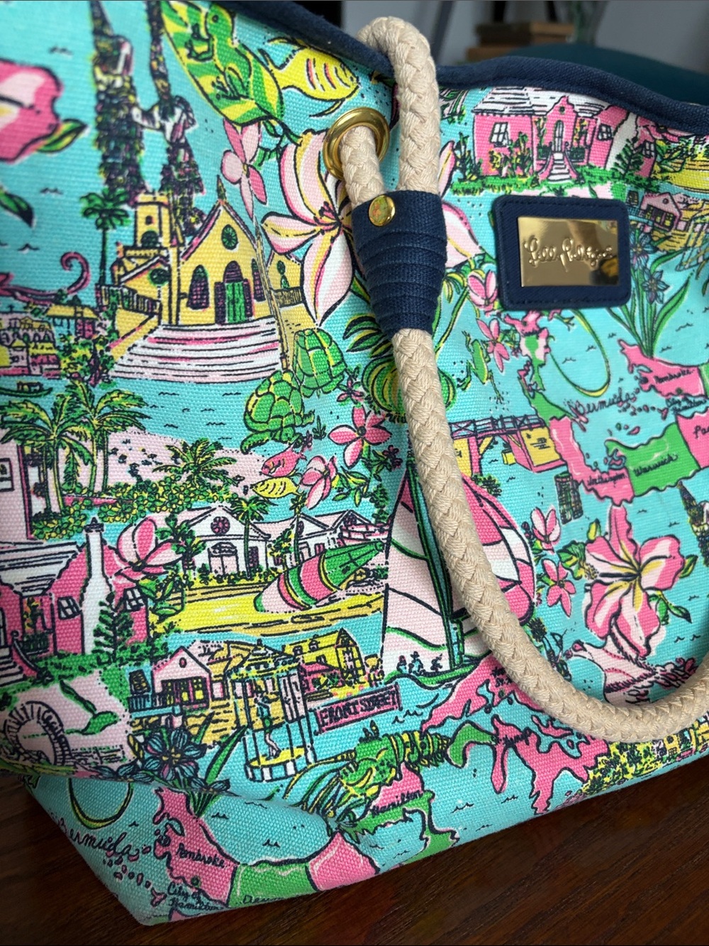 Lilly Pulitzer Bermuda Tote - Picture 10 of 11